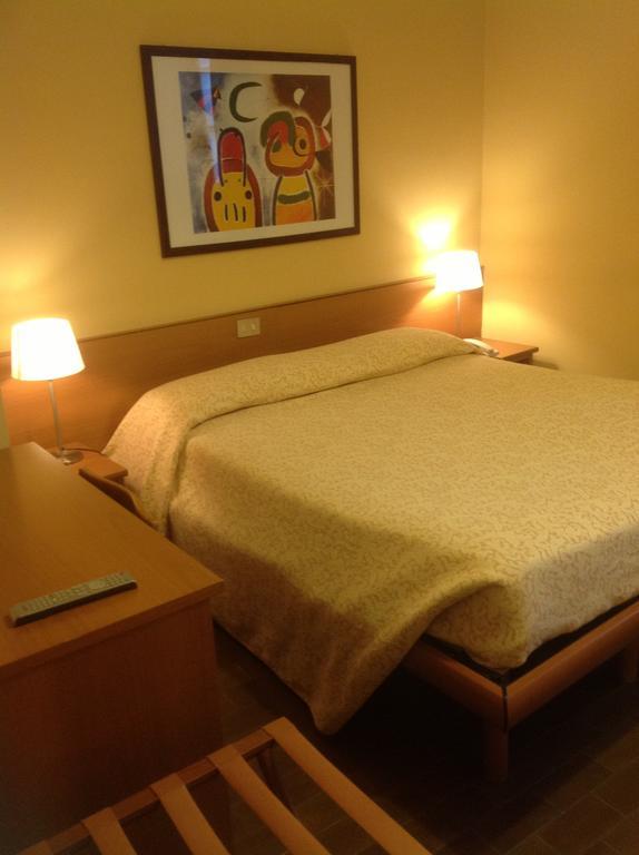 Hotel Antica Trattoria Dell'Uva Monza Zimmer foto